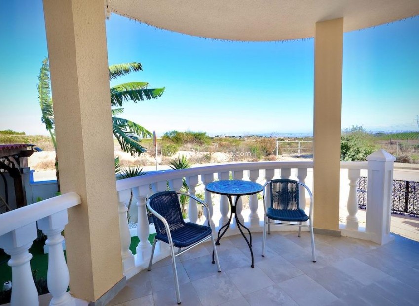 Wiederverkauf - Villa - San Miguel de Salinas - Residencial los flamencos