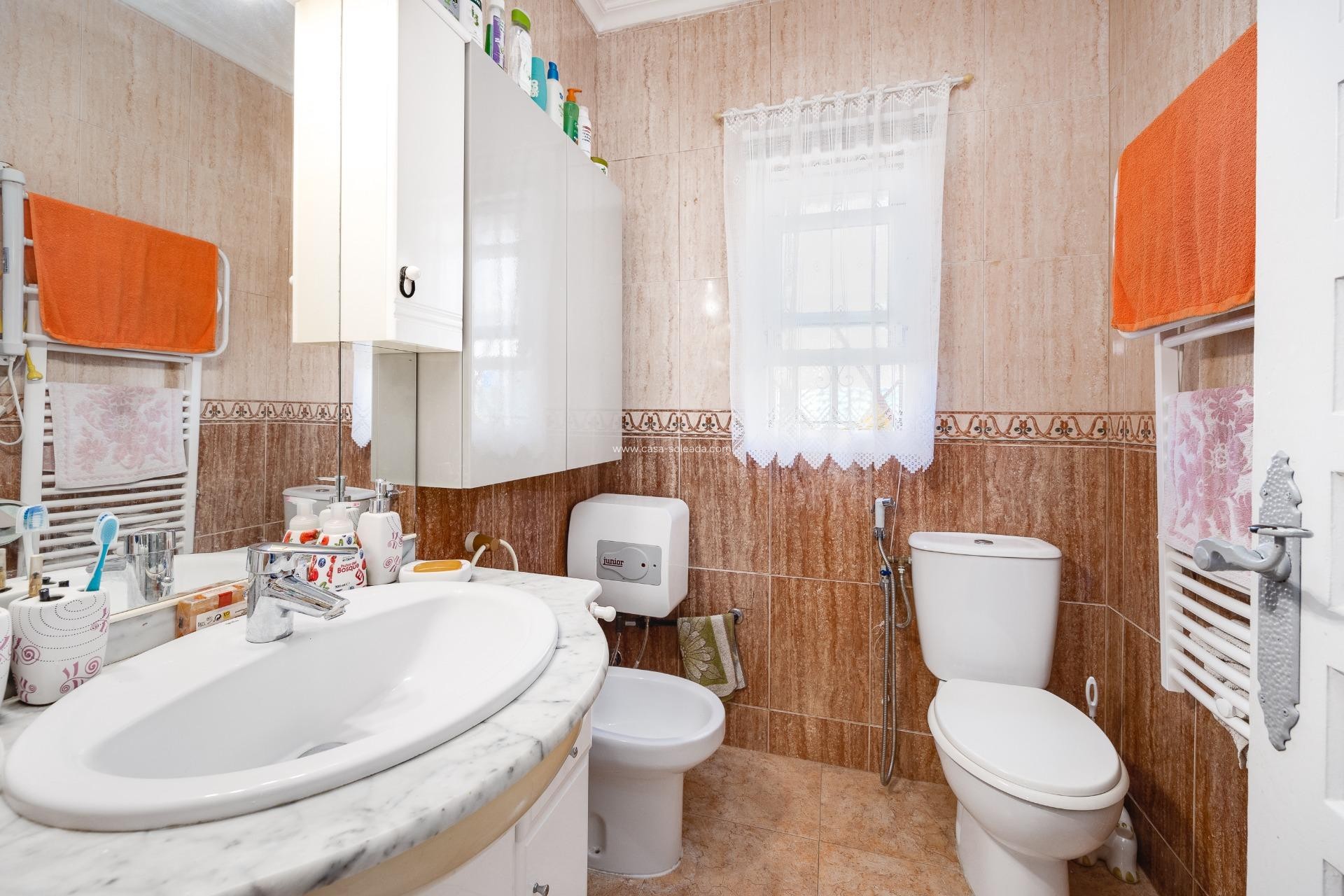 Wiederverkauf - Villa - Torrevieja - Aguas nuevas