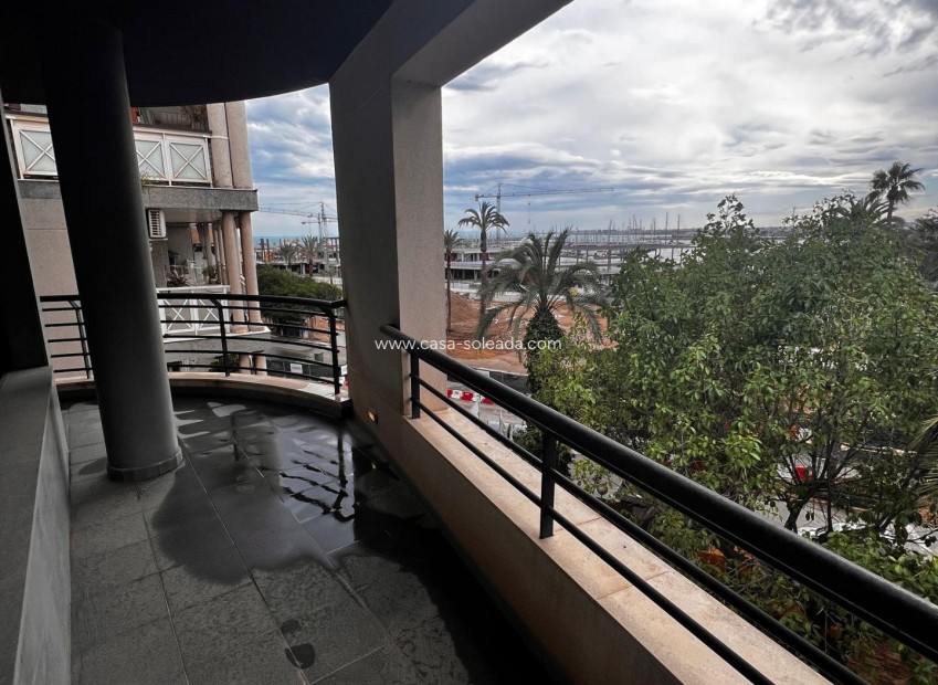 Wiederverkauf - Wohnung - Torrevieja - Centro - Muelle Pesquero