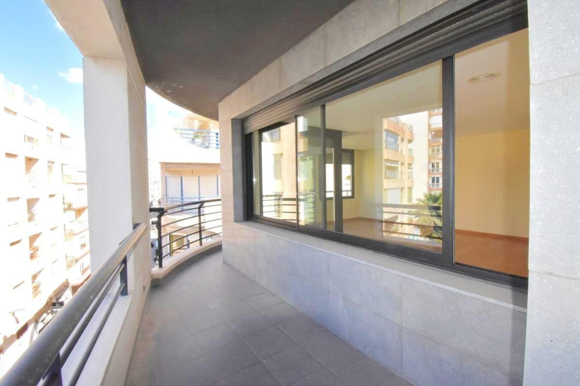 Wiederverkauf - Wohnung - Torrevieja - Centro - Muelle Pesquero