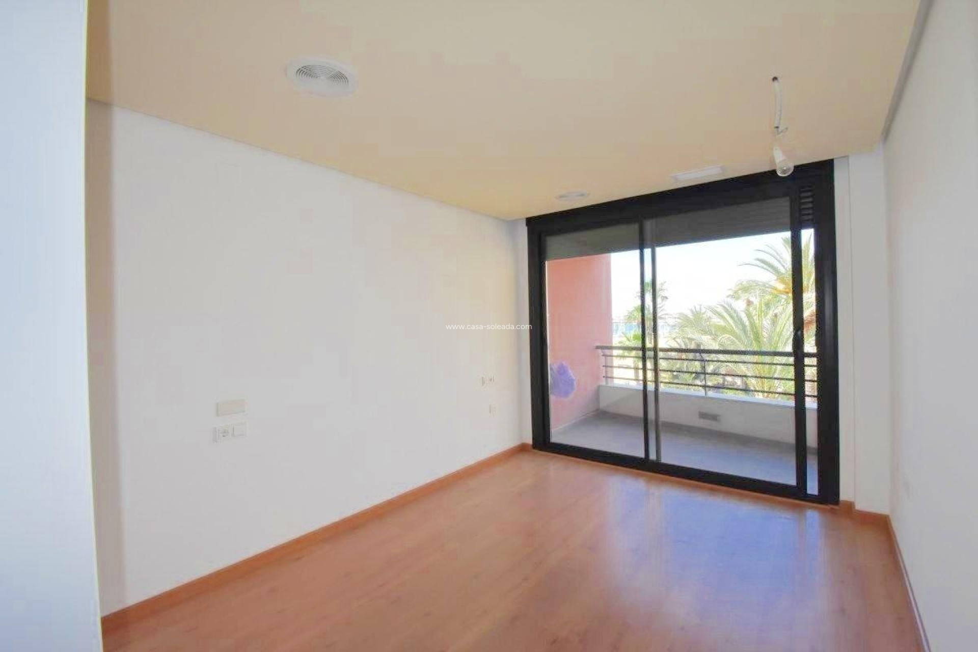 Wiederverkauf - Wohnung - Torrevieja - Centro - Muelle Pesquero