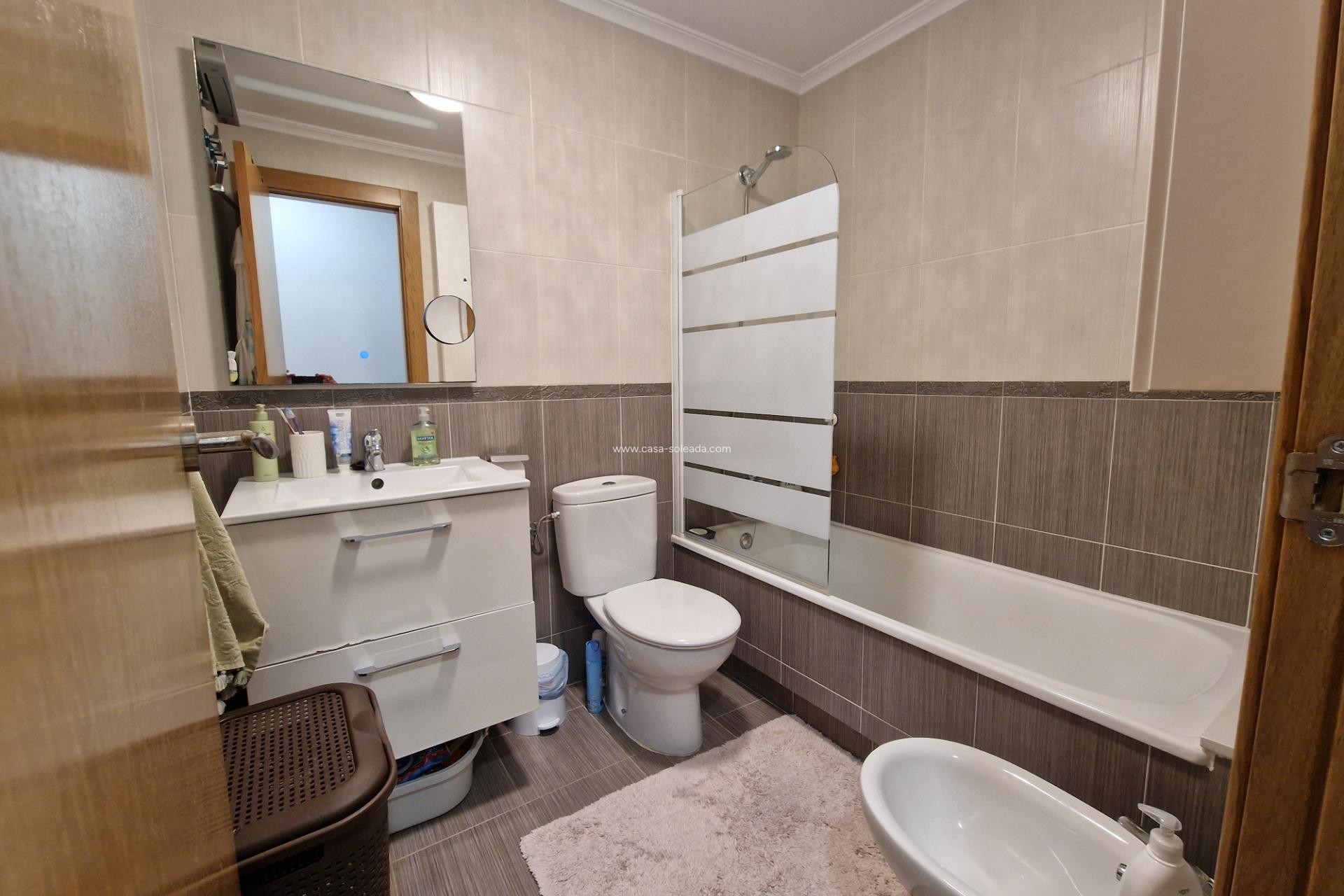 Wiederverkauf - Wohnung - Torrevieja - Playa de los Locos