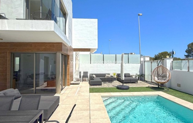 Herverkoop - Villa - Orihuela Costa - Villamartín