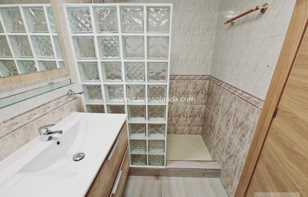Herverkoop - Villa - Torrevieja - La Siesta