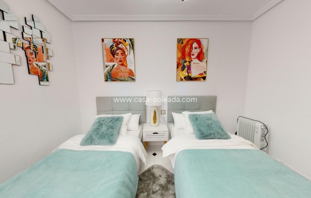 Resale - Apartment / flat - Torrevieja - Playa del Cura