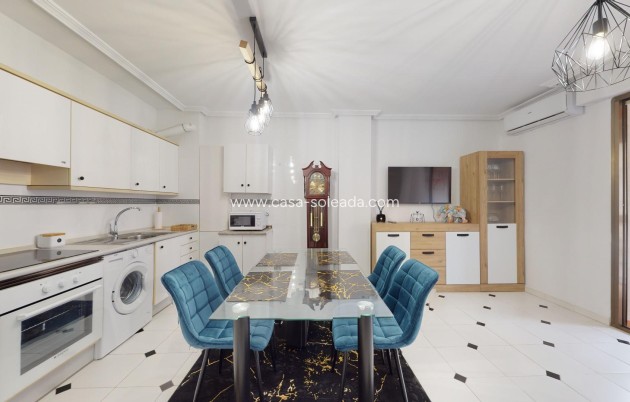 Resale - Apartment / flat - Torrevieja - Playa del Cura