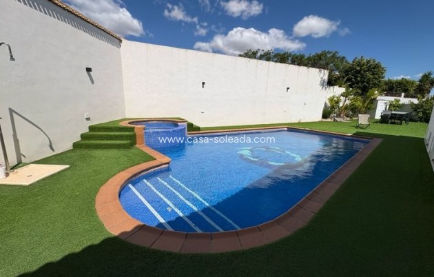 Resale - Villa - Torrevieja - Costa Blanca