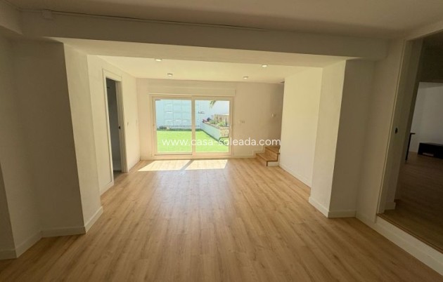 Resale - Villa - Torrevieja - Costa Blanca