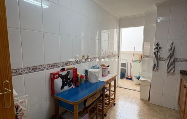 Resale - Apartment / flat - Torrevieja - Costa Blanca