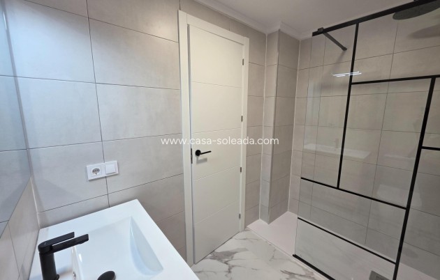 Herverkoop - Appartement / flat - Torrevieja - Punta Prima