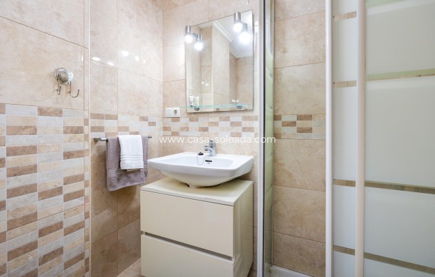 Herverkoop - Appartement / flat - Torrevieja - Playa De Los Naufragos