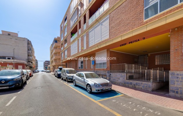 Herverkoop - Appartement / flat - Torrevieja - Playa De Los Naufragos