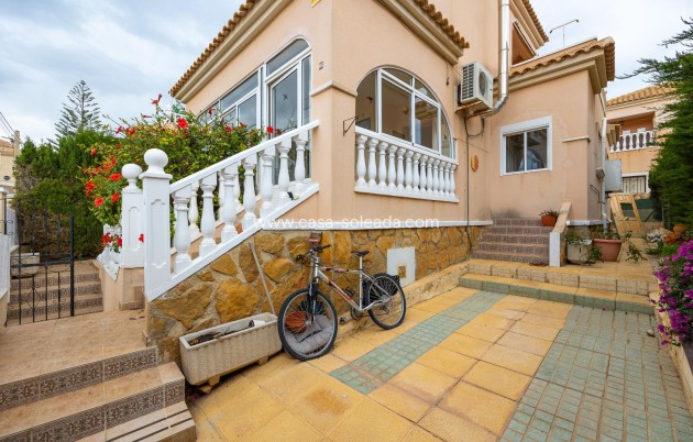 Herverkoop - Villa - Orihuela Costa - Villamartín