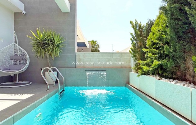 Herverkoop - Villa - Orihuela Costa - Villamartín