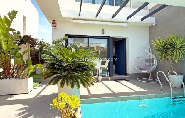 Herverkoop - Villa - Orihuela Costa - Villamartín