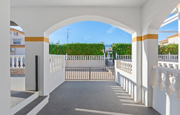 Herverkoop - Villa - Orihuela Costa - Costa Blanca