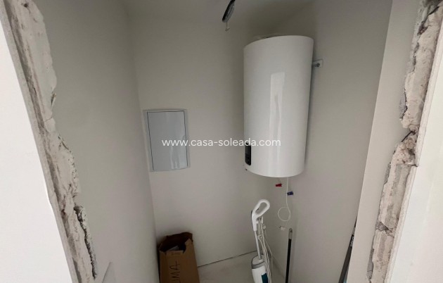Resale - Apartment / flat - Torrevieja - Acequion