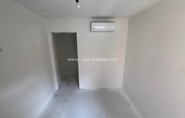 Resale - Apartment / flat - Torrevieja - Acequion