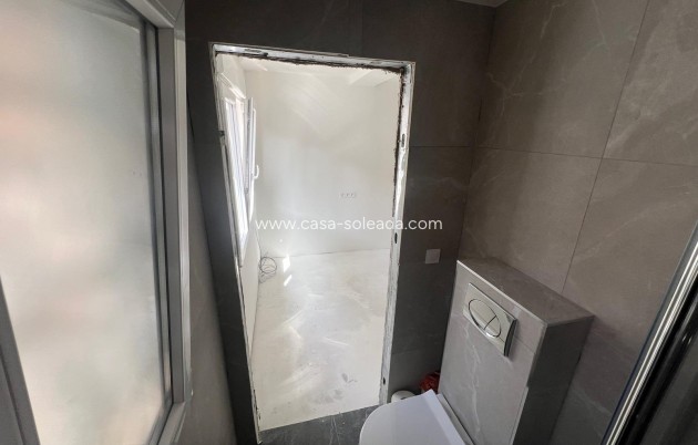 Resale - Apartment / flat - Torrevieja - Acequion