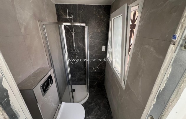 Resale - Apartment / flat - Torrevieja - Acequion