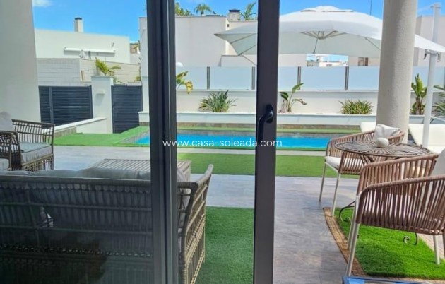 Herverkoop - Villa - Orihuela Costa - Villamartín