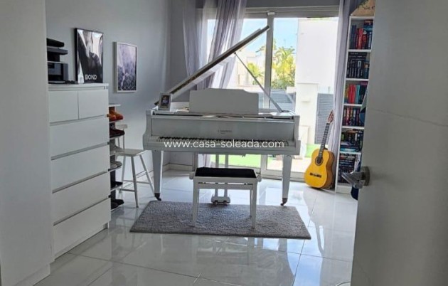 Herverkoop - Villa - Orihuela Costa - Villamartín