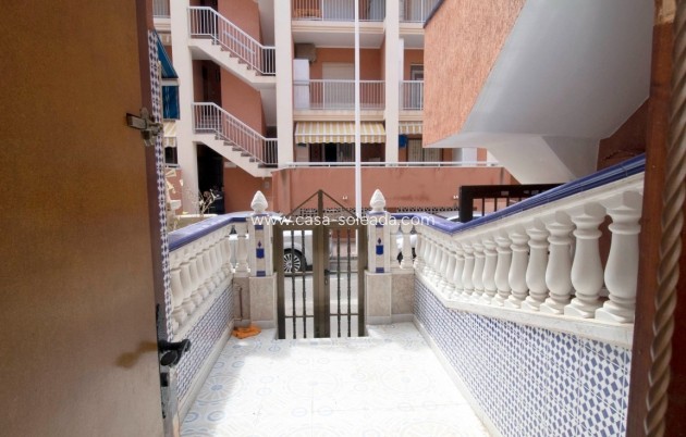 Resale - Apartment / flat - Torrevieja - La Mata