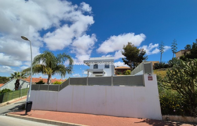Resale - Villa - Torrevieja - Costa Blanca