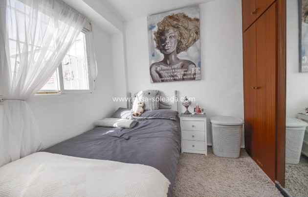 Resale - Apartment / flat - Torrevieja - San Luis