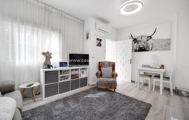 Resale - Apartment / flat - Torrevieja - San Luis