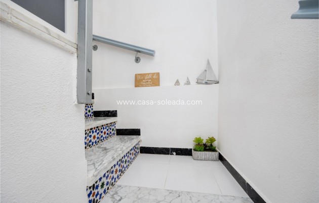 Resale - Apartment / flat - Torrevieja - San Luis