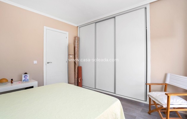 Herverkoop - Herenhuis - Torrevieja - Aguas nuevas