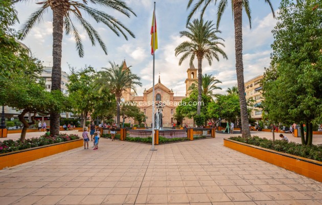 Herverkoop - Herenhuis - Torrevieja - Aguas nuevas