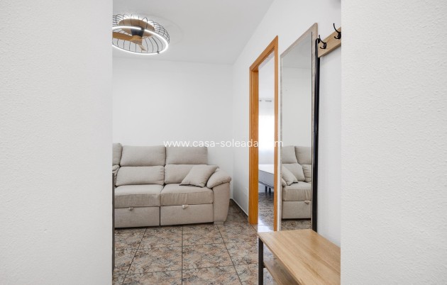 Herverkoop - Appartement / flat - Torrevieja - Playa De Los Naufragos