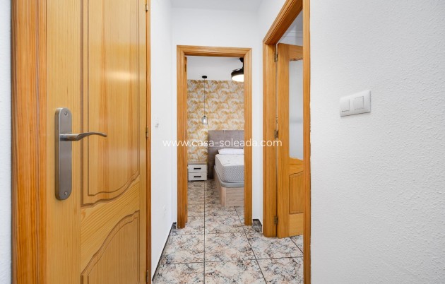 Herverkoop - Appartement / flat - Torrevieja - Playa De Los Naufragos