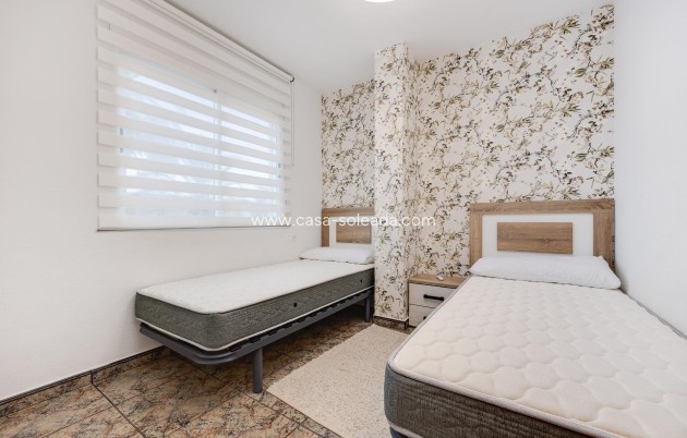 Herverkoop - Appartement / flat - Torrevieja - Playa De Los Naufragos