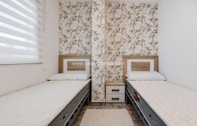 Herverkoop - Appartement / flat - Torrevieja - Playa De Los Naufragos