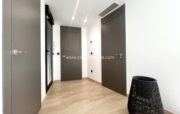 Herverkoop - Villa - Campoamor - Costa Blanca