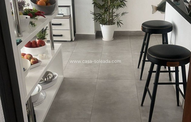 Resale - Apartment / flat - Torrevieja - Center