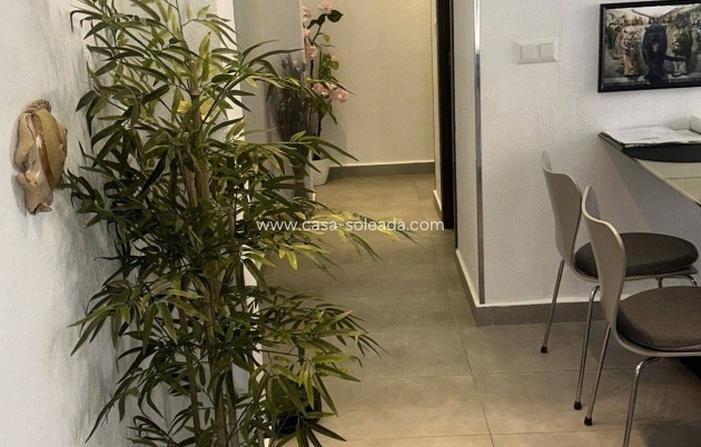 Resale - Apartment / flat - Torrevieja - Center