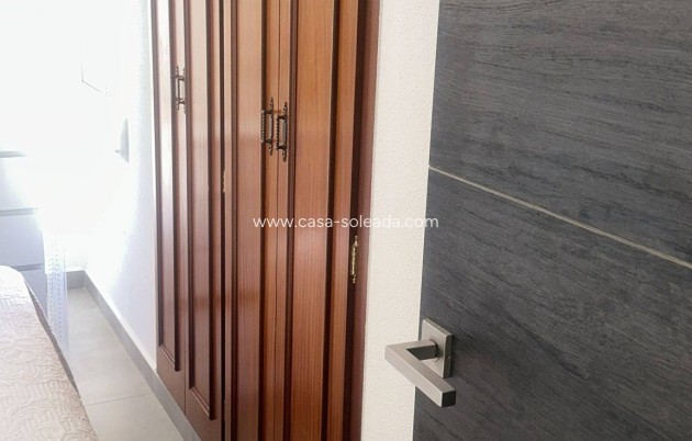 Resale - Apartment / flat - Torrevieja - Center