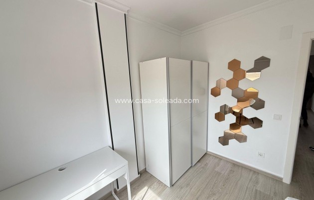 Herverkoop - Bungalow - Torrevieja - Aguas nuevas