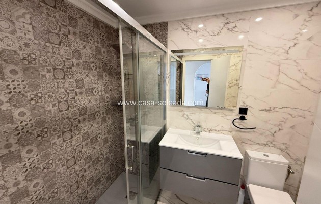 Herverkoop - Bungalow - Torrevieja - Aguas nuevas