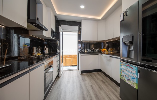 Herverkoop - Villa - Orihuela Costa - Pau 26