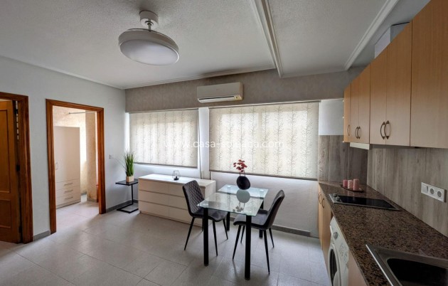 Herverkoop - Appartement / flat - Torrevieja - Estacion Autobuses