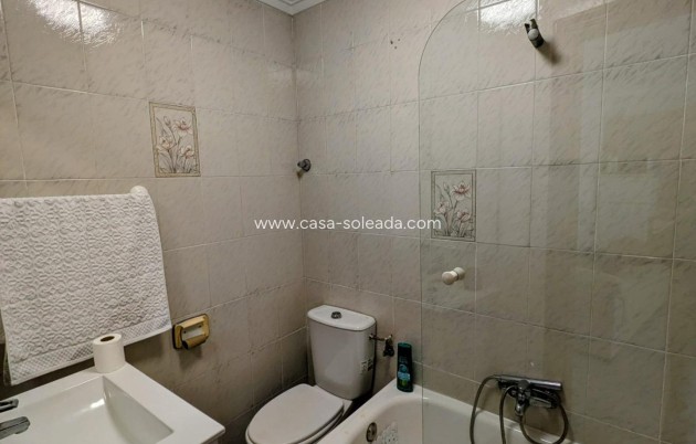 Herverkoop - Appartement / flat - Torrevieja - Estacion Autobuses