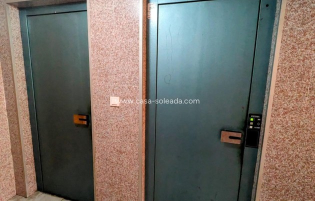 Herverkoop - Appartement / flat - Torrevieja - Estacion Autobuses