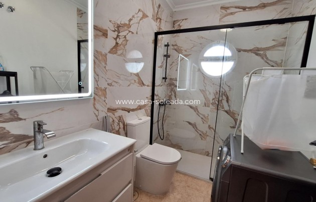 Resale - Villa - Orihuela Costa - Villamartín