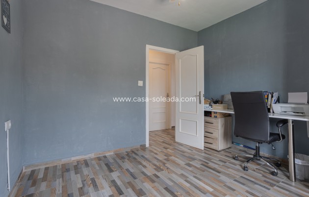 Resale - Country Property/Finca - Albatera