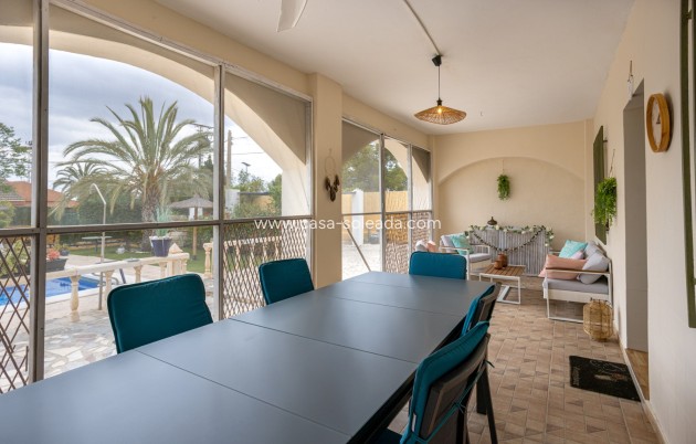 Resale - Country Property/Finca - Albatera